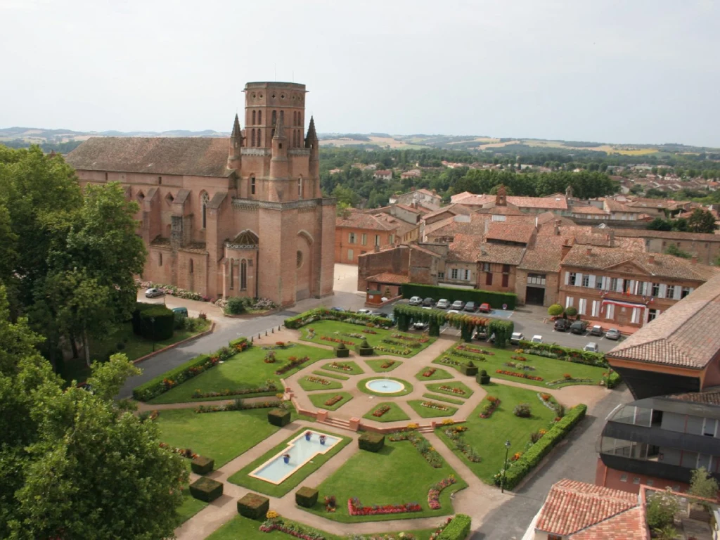 La ville de Montastruc la Conseillere en Haute Garonne avec VTC Tarn